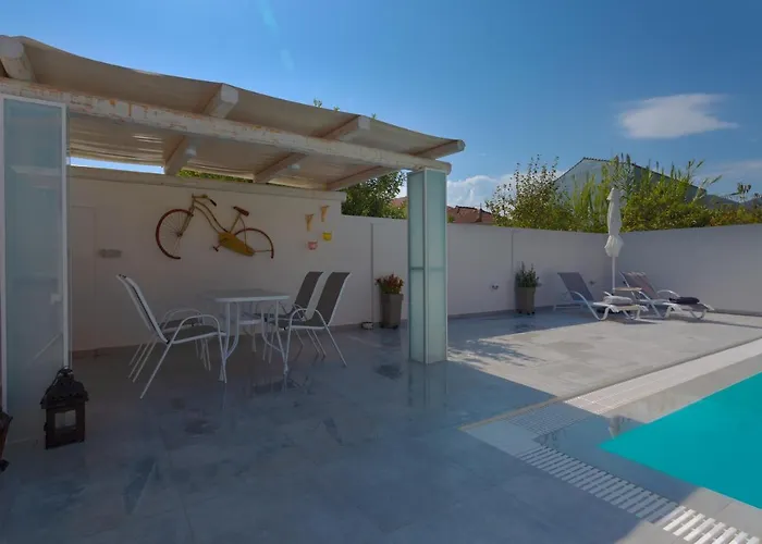 Amoroza Villa